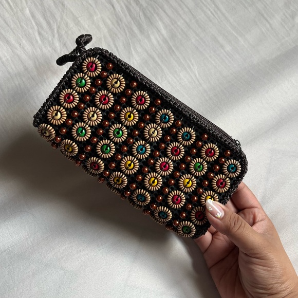 Small Clutch/Wristlet - Picture 4 of 8